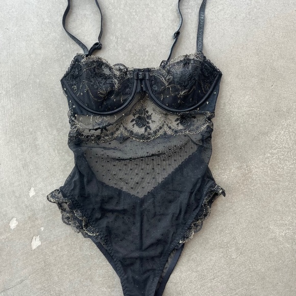 Victoria's Secret Black Lace Bodysuit NWT - Picture 3 of 5